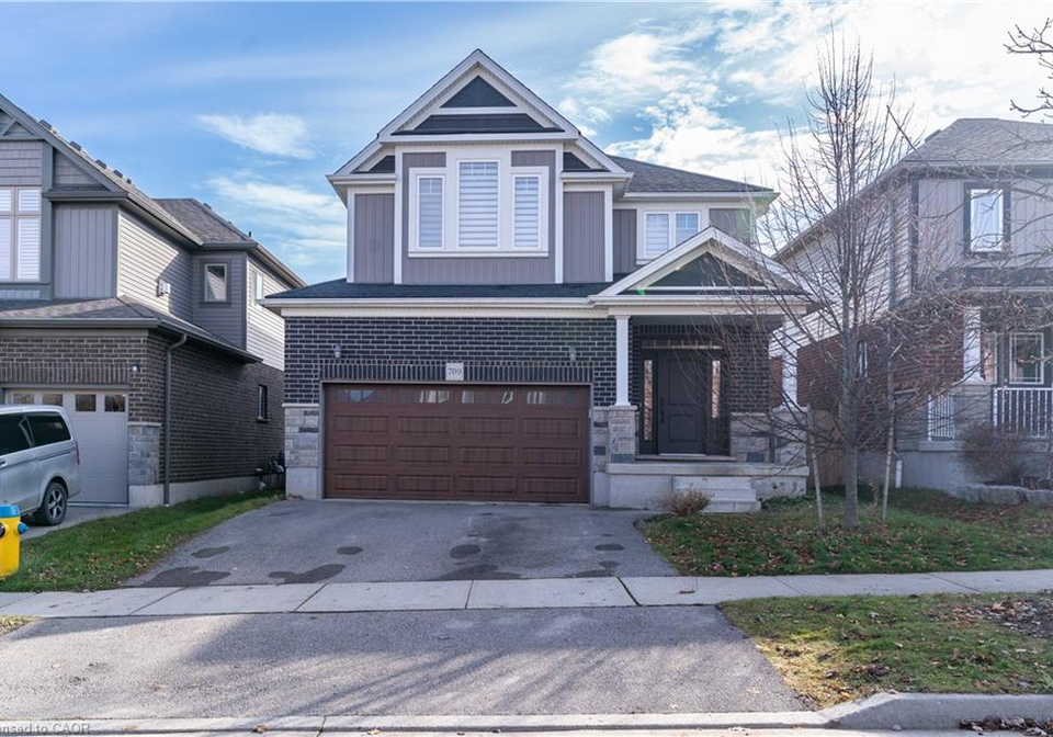 709-rock-elm-street-waterloo-ontario-40797573
