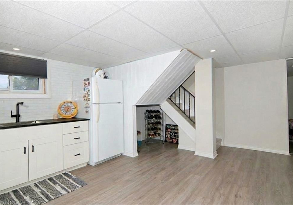 6-ridley-avenue-welland-ontario-40797608
