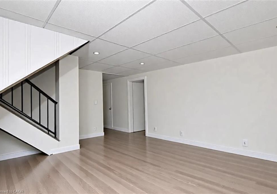 6-ridley-avenue-welland-ontario-40797608