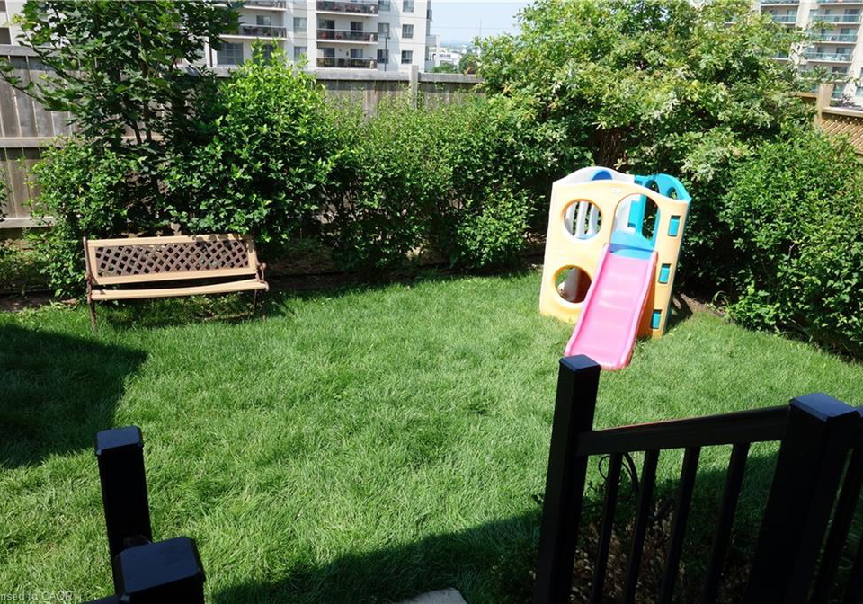 21-pamela-lane-cambridge-ontario-40797658