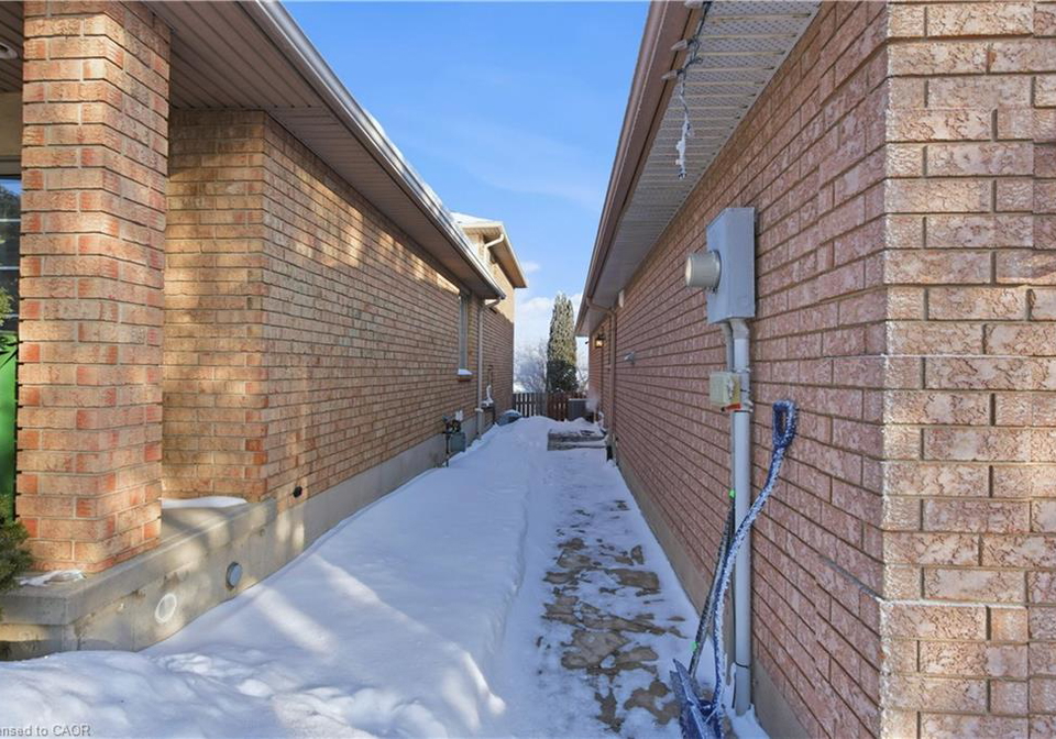 48-alexsia-court-hamilton-ontario-40797783