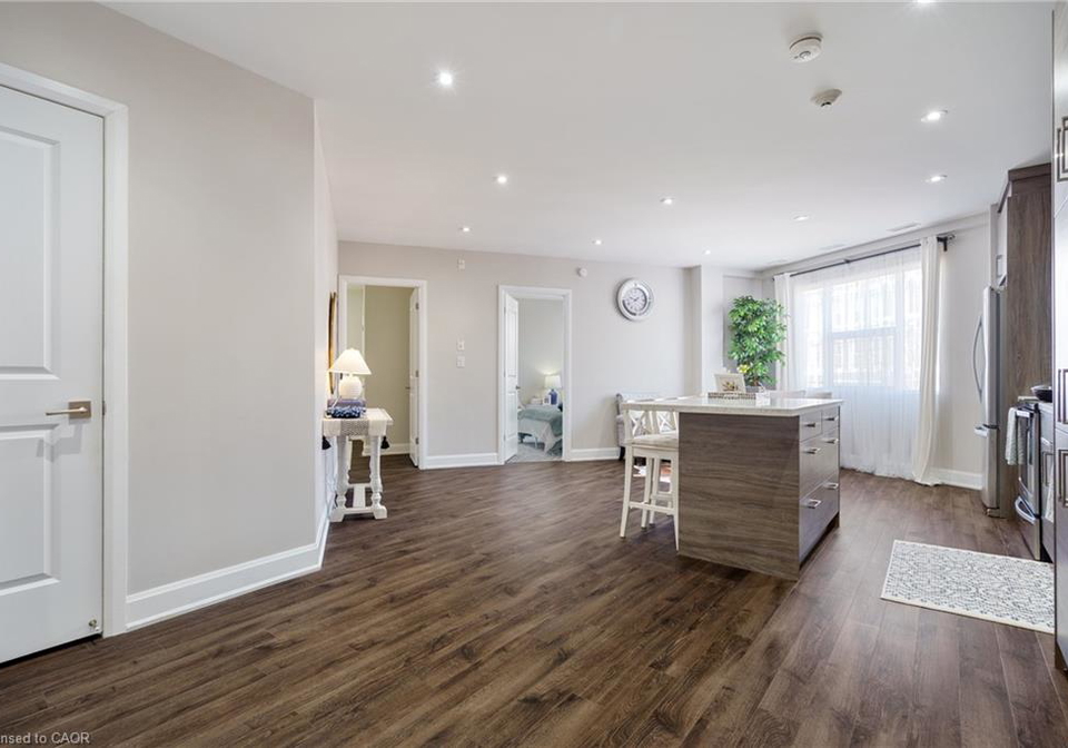 2-king-street-w-dundas-ontario-40797827