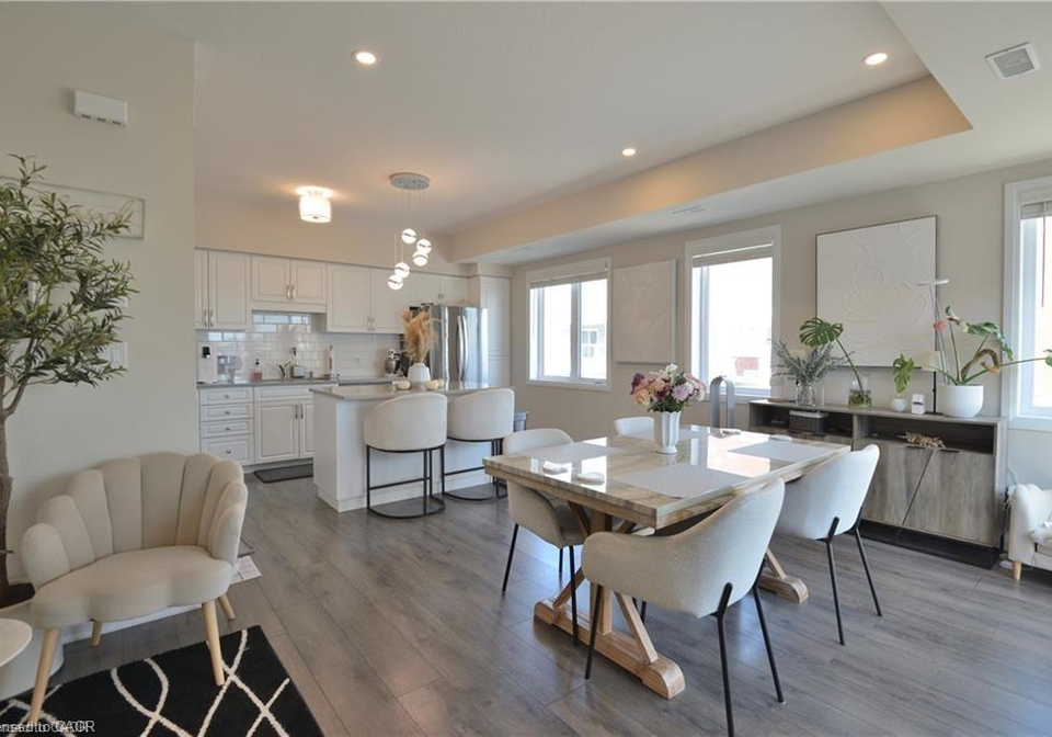 19-visionary-avenue-kitchener-ontario-40797984