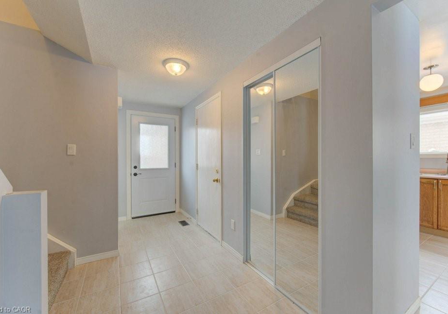 502-misty-crescent-kitchener-ontario-40798073