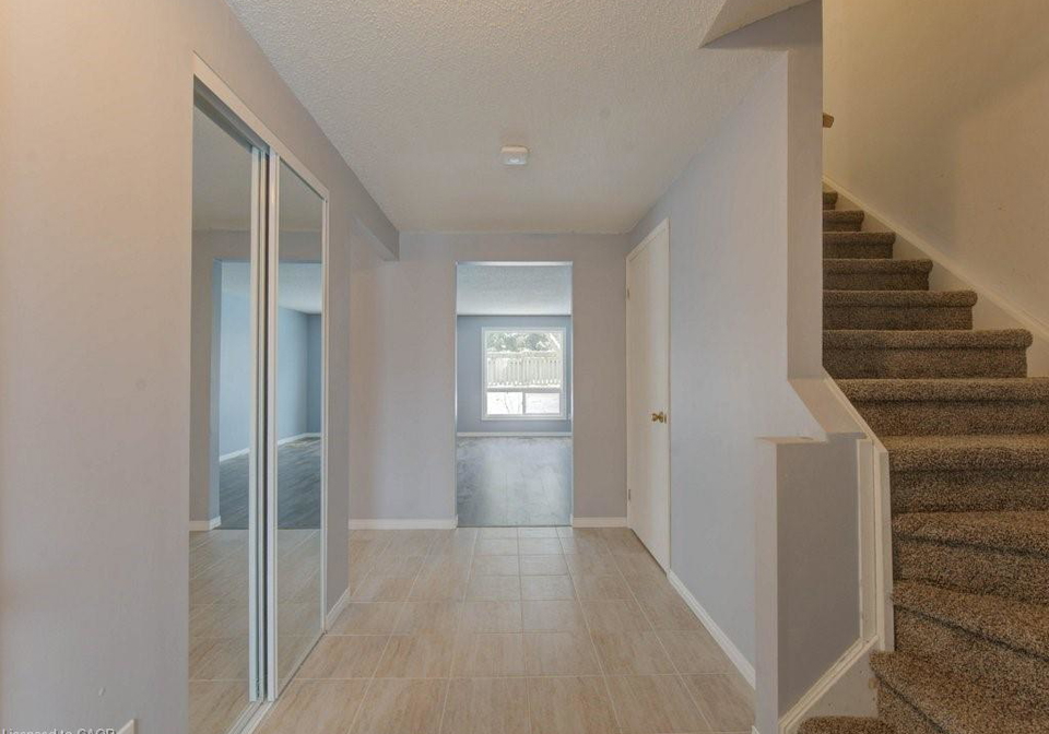 502-misty-crescent-kitchener-ontario-40798073