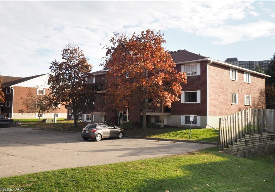565-greenfield-avenue-kitchener-ontario-40798227