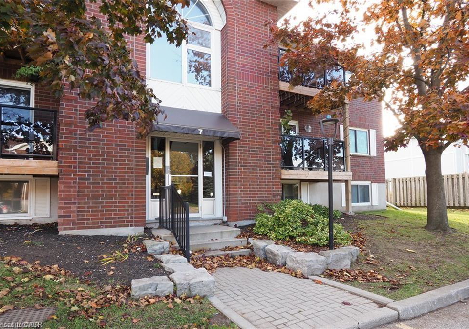565-greenfield-avenue-kitchener-ontario-40798227