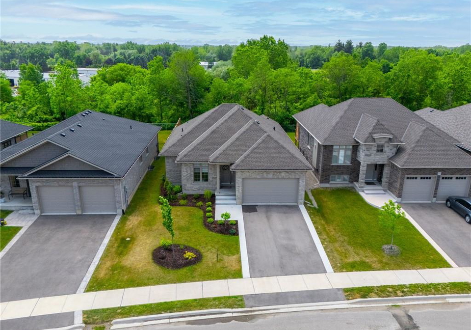 50-vanrooy-trail-waterford-ontario-40798236