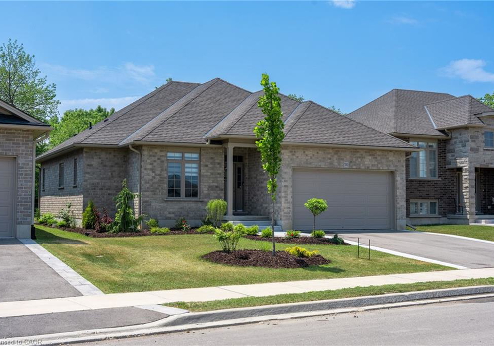 50-vanrooy-trail-waterford-ontario-40798236