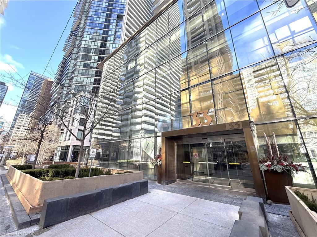 33-charles-street-es-toronto-ontario-40798344