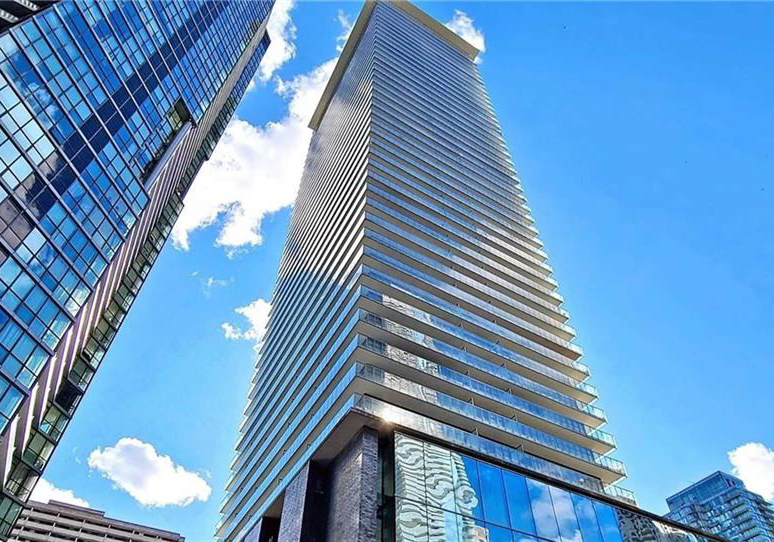 33-charles-street-es-toronto-ontario-40798344