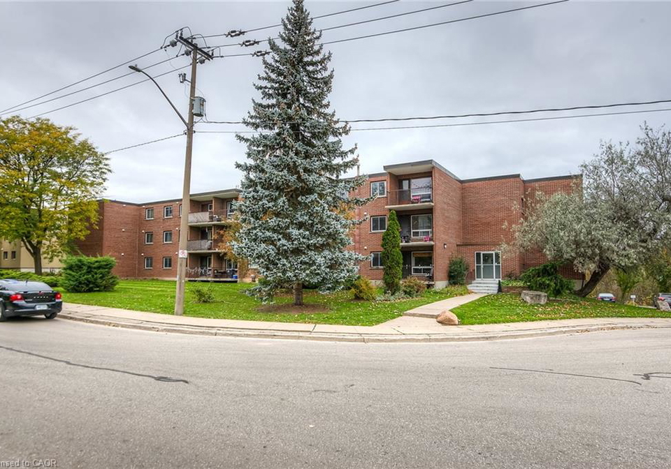 4-avalon-place-kitchener-ontario-40798357