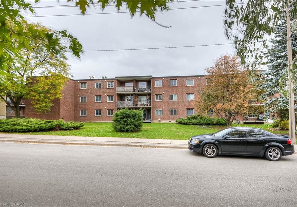4-avalon-place-kitchener-ontario-40798357