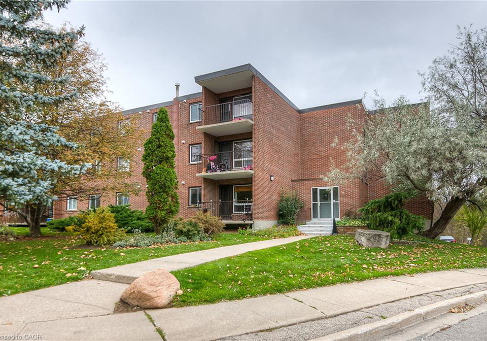 4-avalon-place-kitchener-ontario-40798357