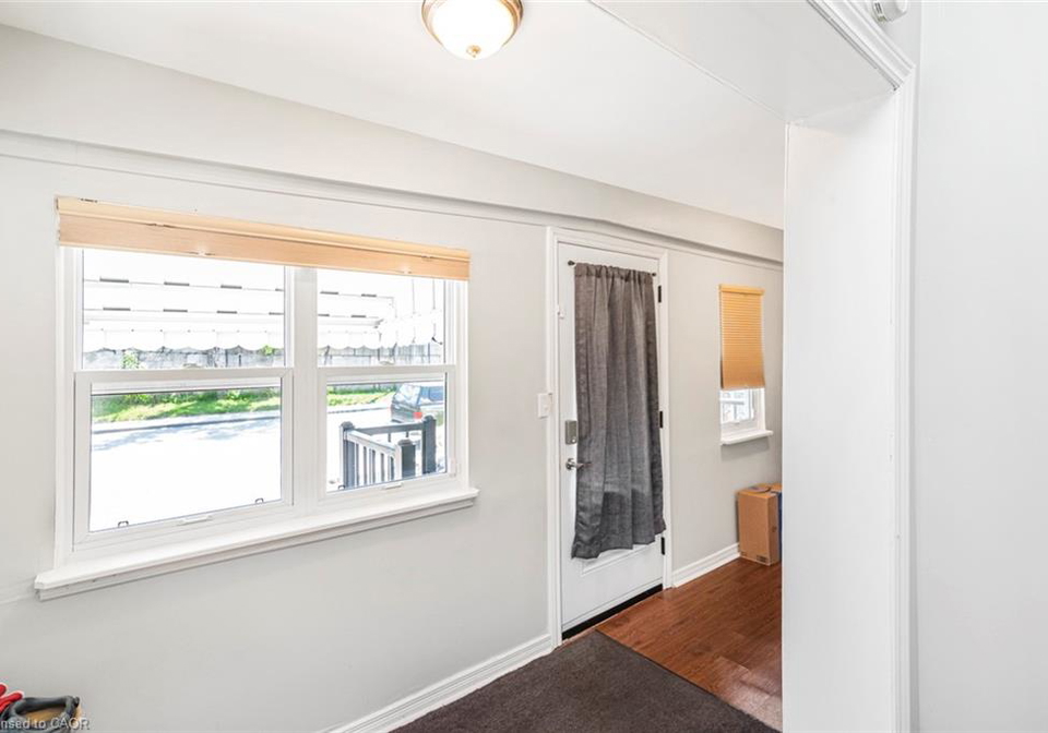 51-beach-road-hamilton-ontario-40798465