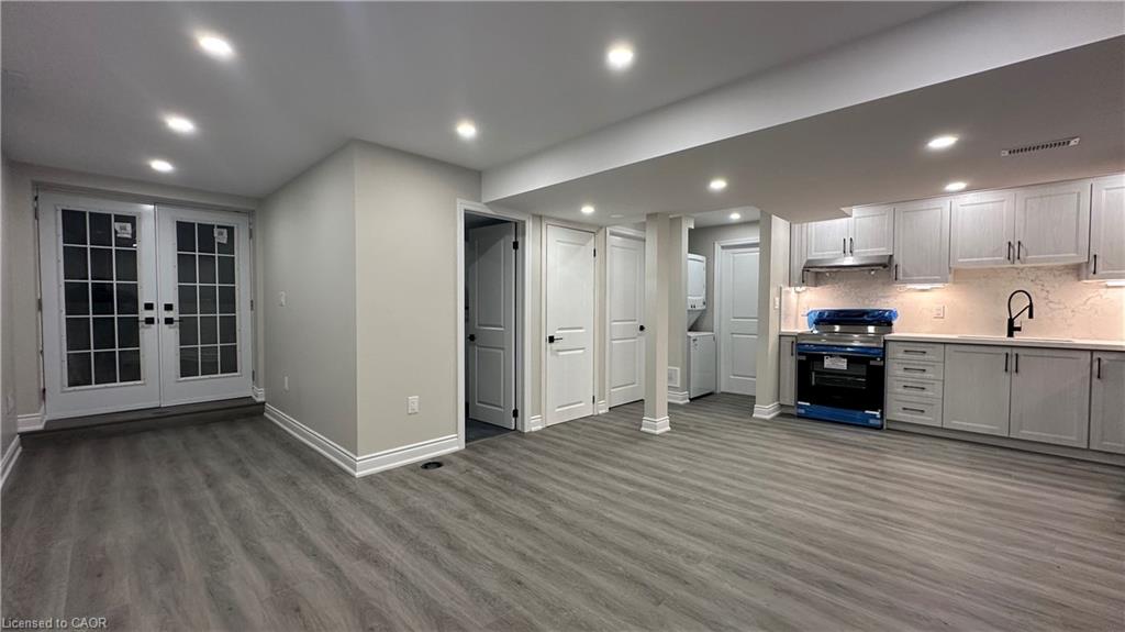 12-trailbank-gardens-waterdown-ontario-40798618