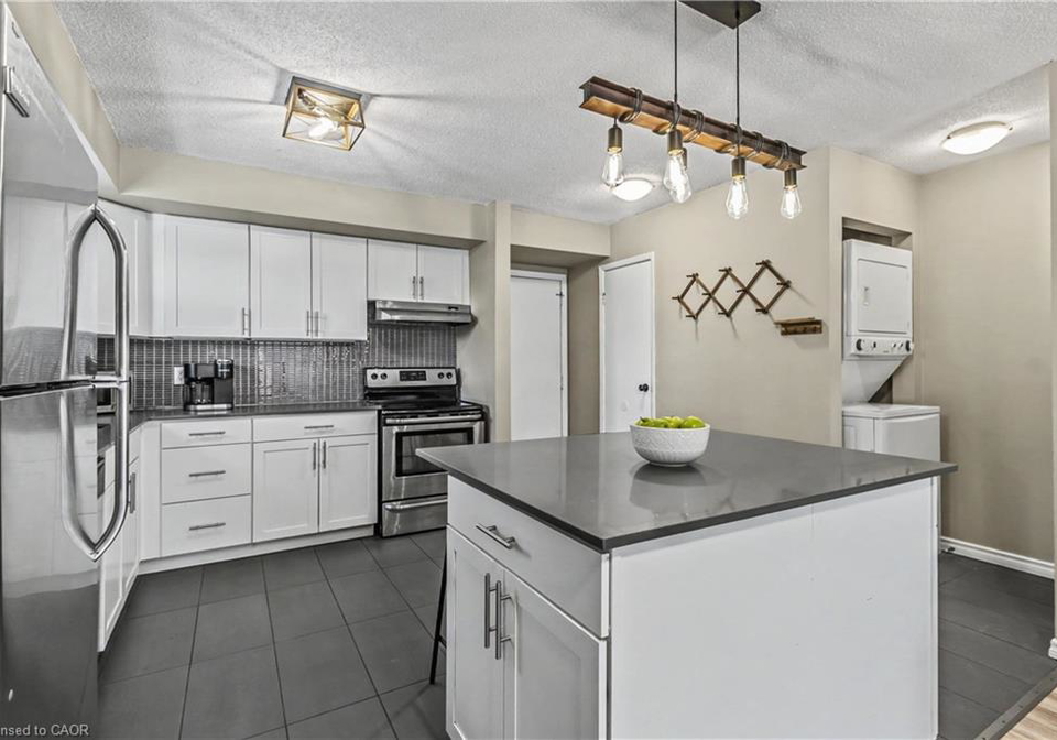 511-quiet-place-waterloo-ontario-40799052