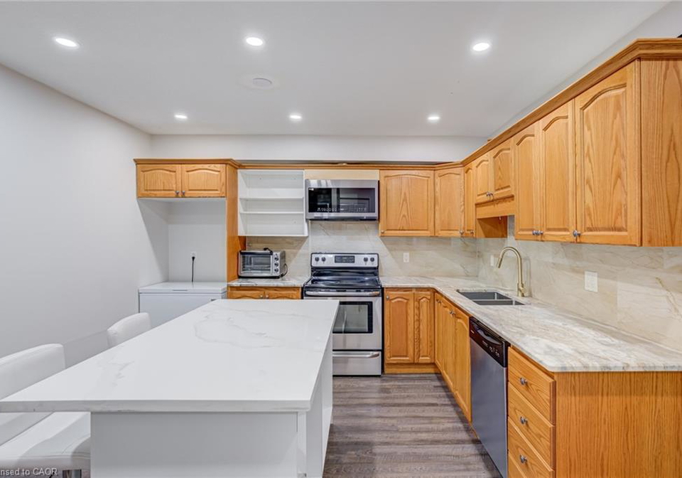 1522-king-street-e-kitchener-ontario-40799072