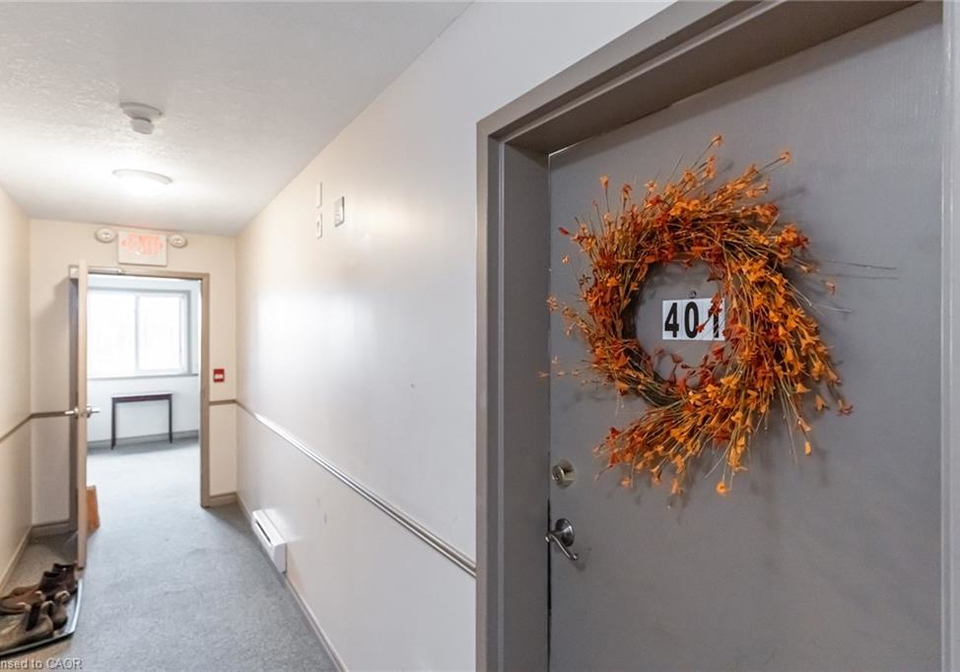 1522-king-street-e-kitchener-ontario-40799072