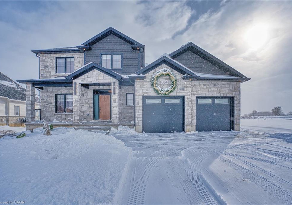 1034-walton-avenue-n-listowel-ontario-40799087