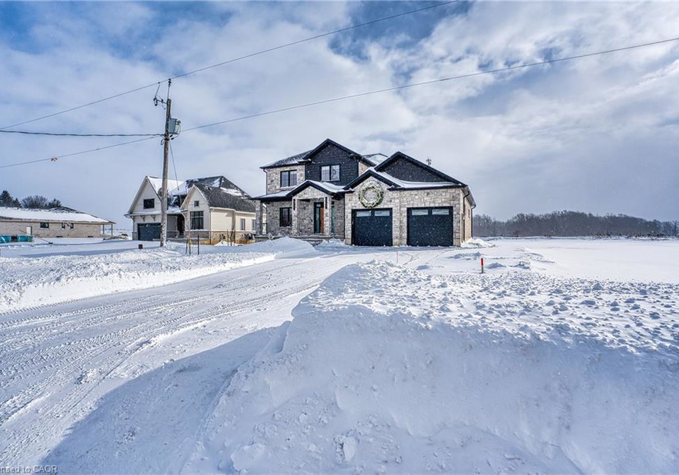 1034-walton-avenue-n-listowel-ontario-40799087