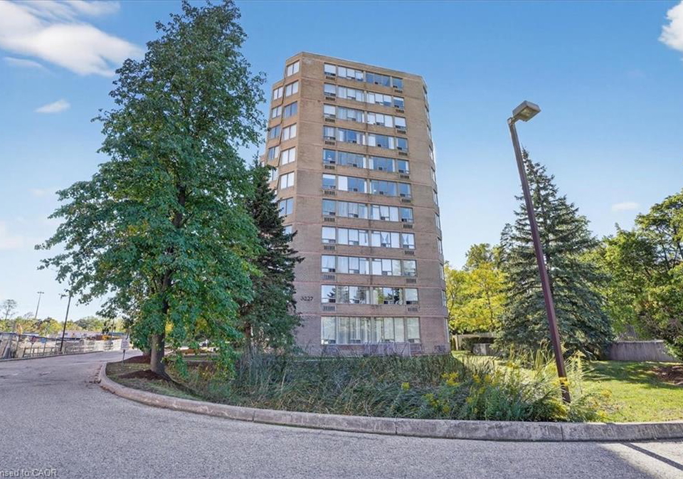 3227-king-street-e-kitchener-ontario-40799140