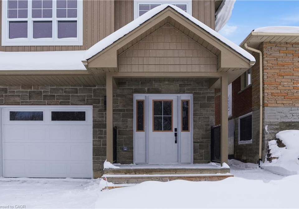 11-hamilton-drive-guelpheramosa-ontario-40799185