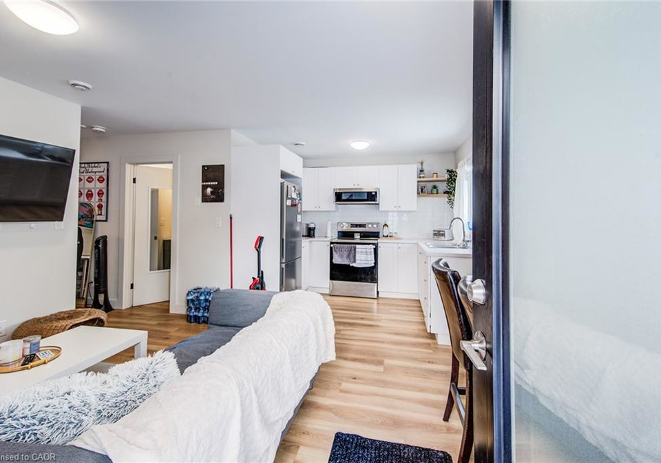 10-weaver-street-cambridge-ontario-40799190