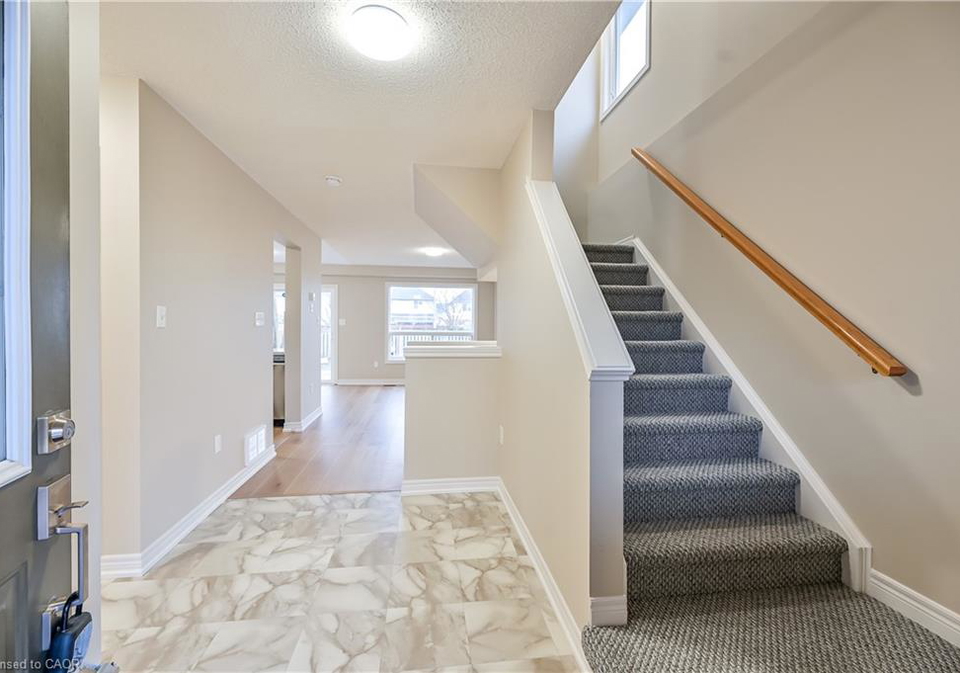 8-livingstone-crescent-cambridge-ontario-40799274
