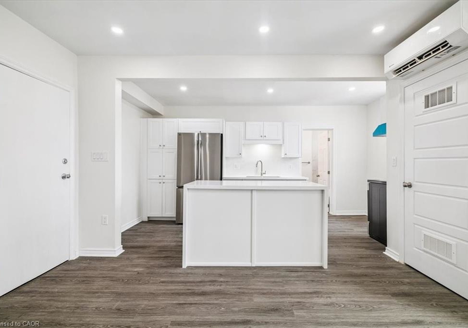 68-peel-street-simcoe-ontario-40799311