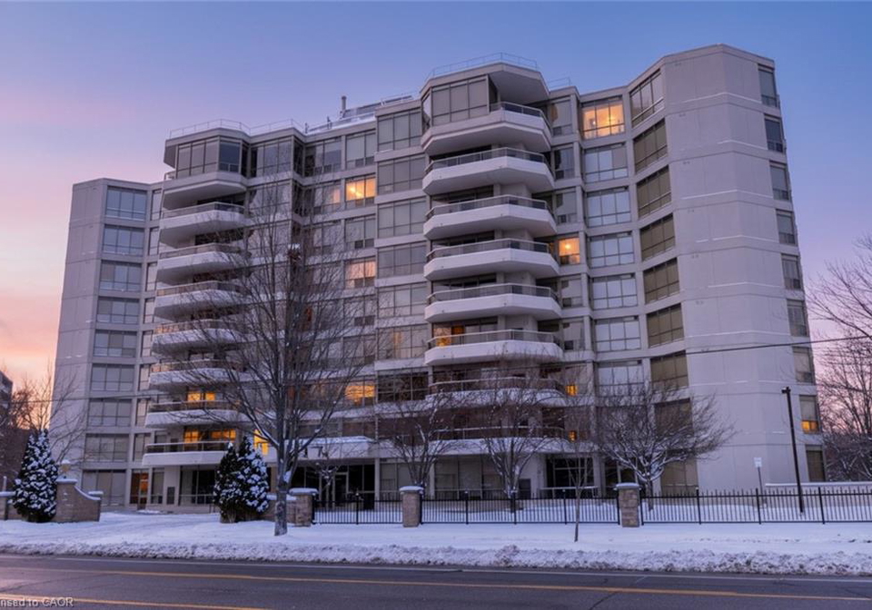 1770-main-street-w-hamilton-ontario-40799351