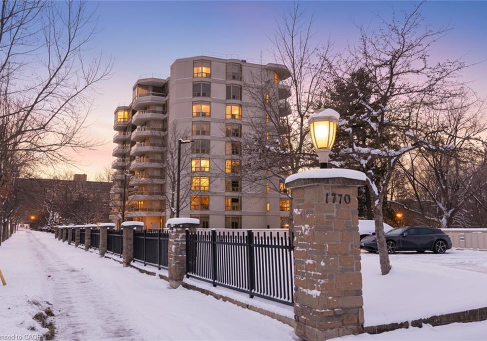 1770-main-street-w-hamilton-ontario-40799351