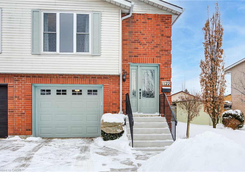 1122-pearson-drive-woodstock-ontario-40799354