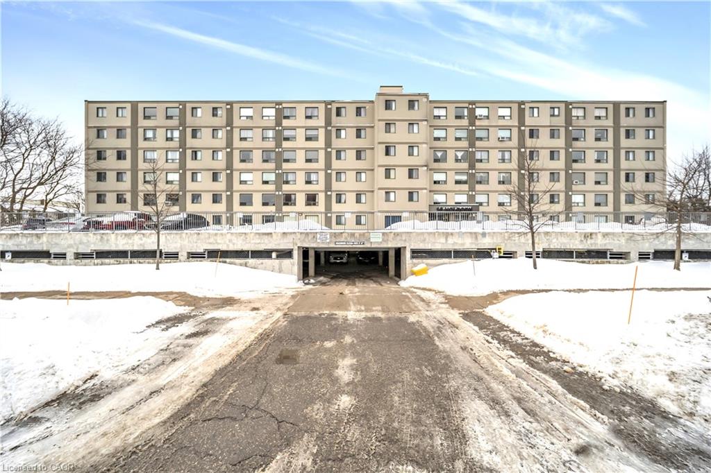 18-holborn-court-kitchener-ontario-40799374