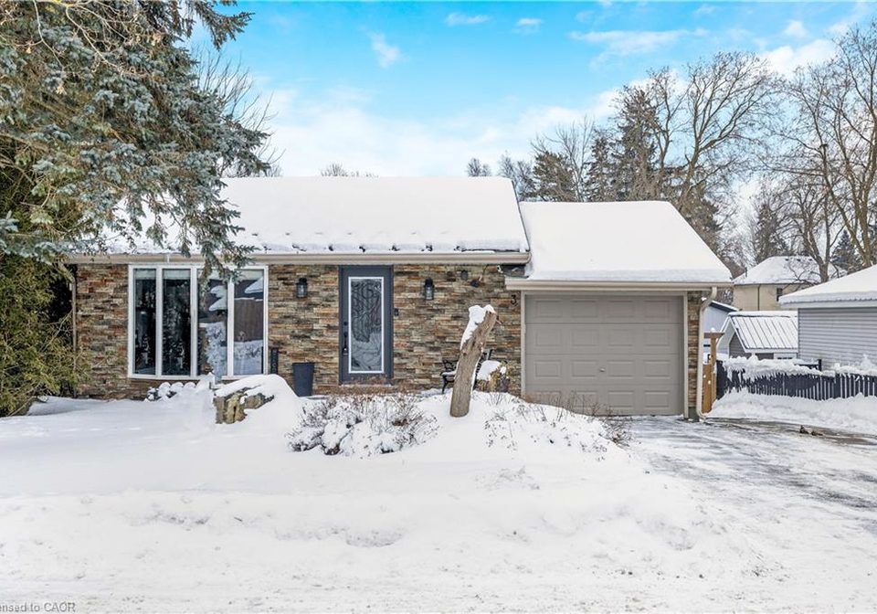 3-lorne-street-wellington-ontario-40799473