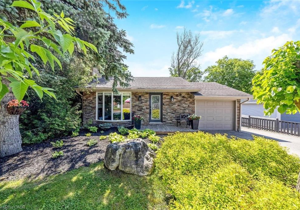 3-lorne-street-wellington-ontario-40799473