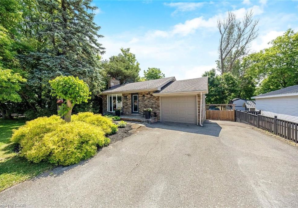 3-lorne-street-wellington-ontario-40799473
