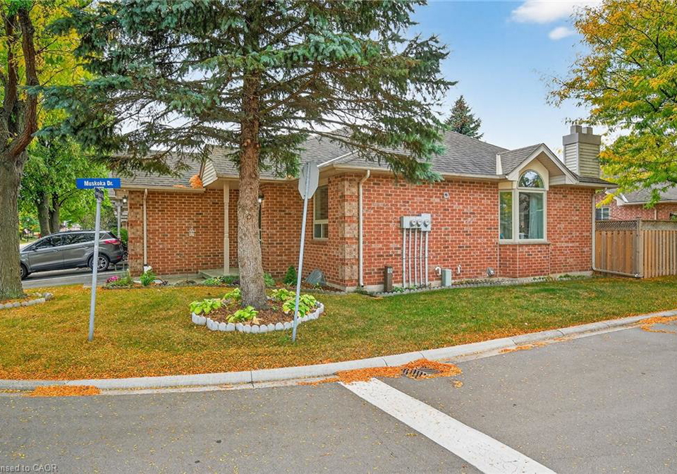 52-twentyplace-boulevard-mount-hope-ontario-40799634