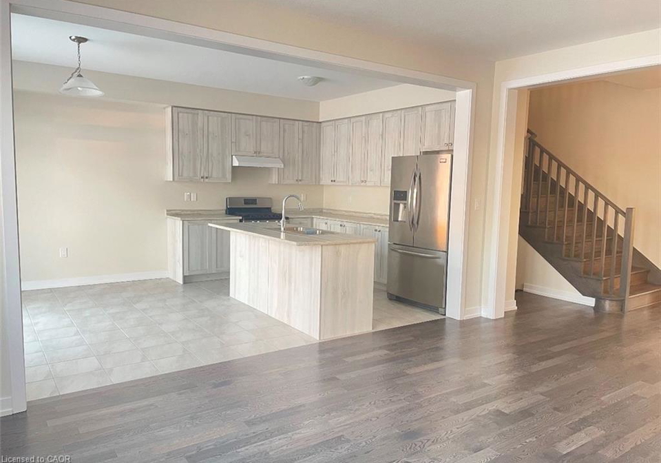 12-basswood-crescent-caledonia-ontario-40799691