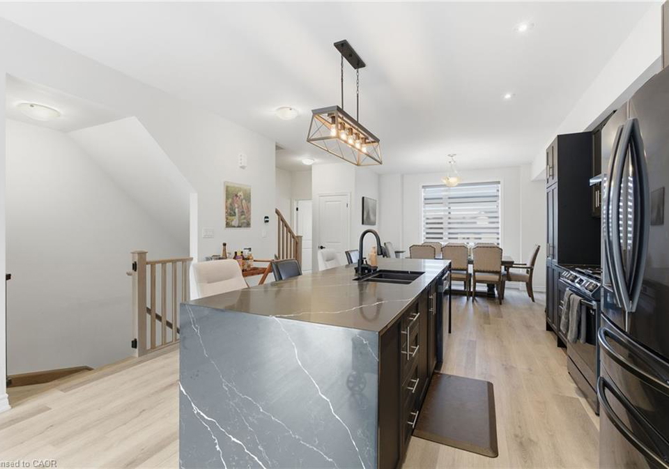 48-capstone-lane-hamilton-ontario-40799752