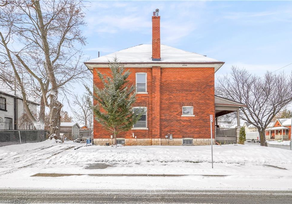 353-dalhousie-street-brantford-ontario-40799767