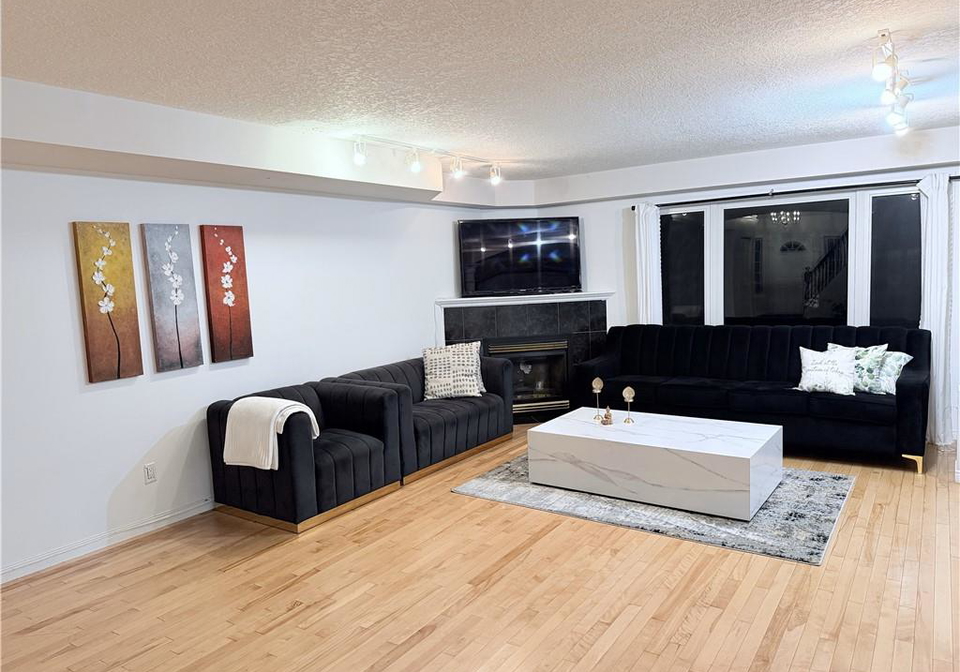 23-marsh-crescent-guelph-ontario-40799935