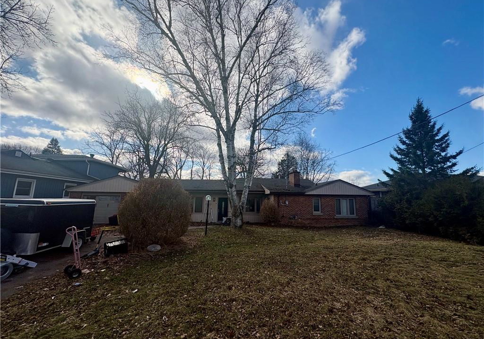 73-blossom-avenue-brantford-ontario-40799943