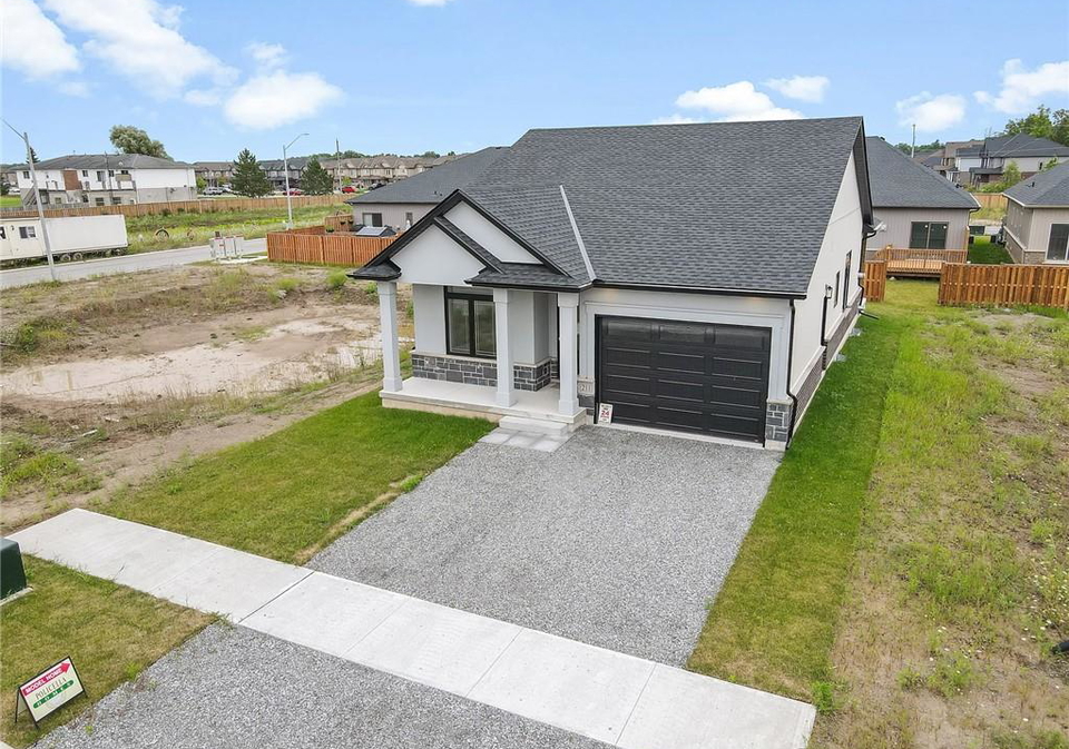 211-sycamore-street-welland-ontario-40799967
