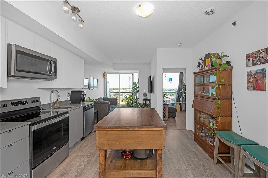 3200-dakota-common-burlington-ontario-40800124