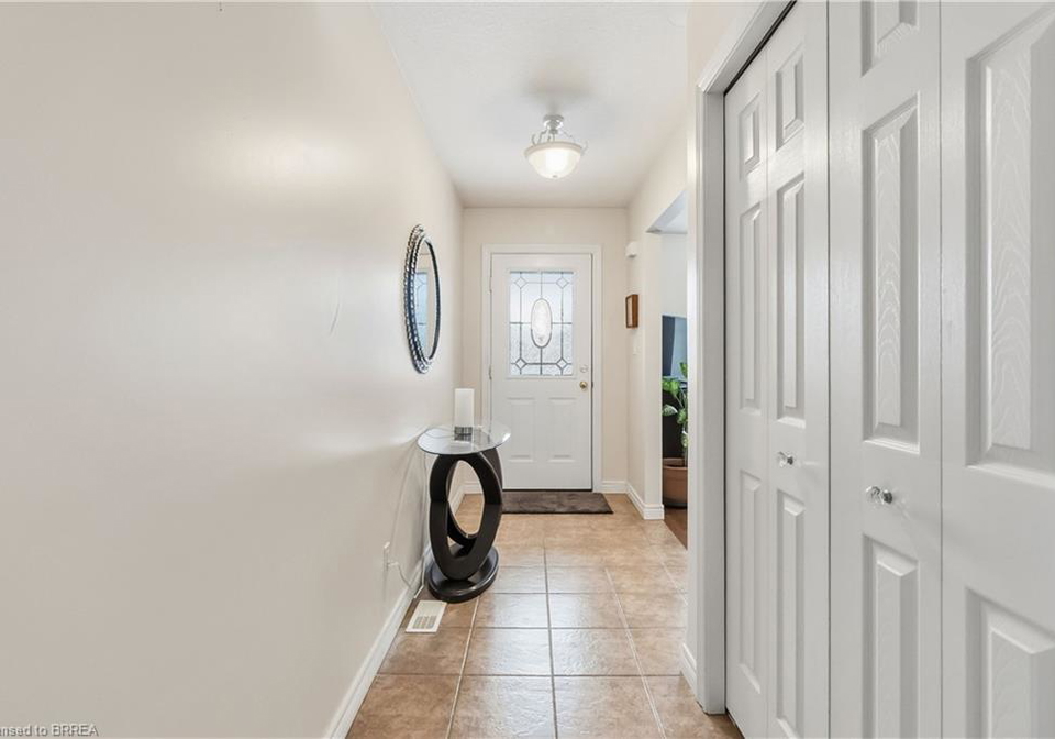 15-cobden-court-brantford-ontario-40800594