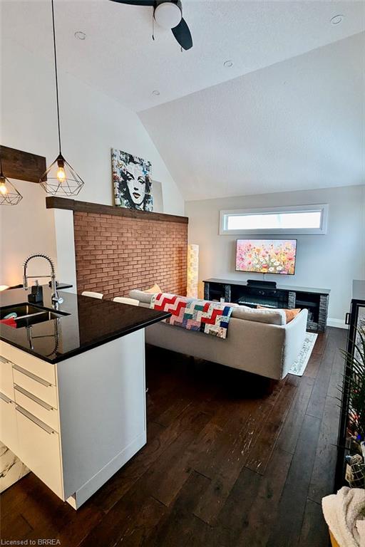 24-locust-street-kitchener-ontario-40800611