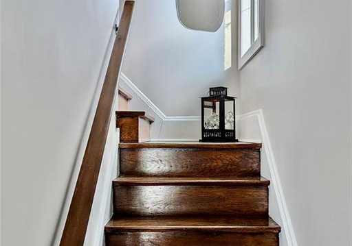 24-locust-street-kitchener-ontario-40800611