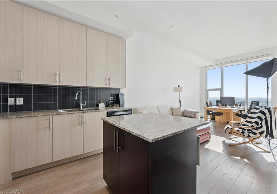 85-duke-street-kitchener-ontario-40800724