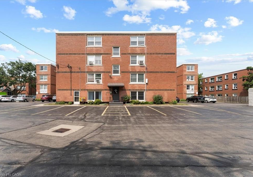 5-east-36th-street-hamilton-ontario-40800756